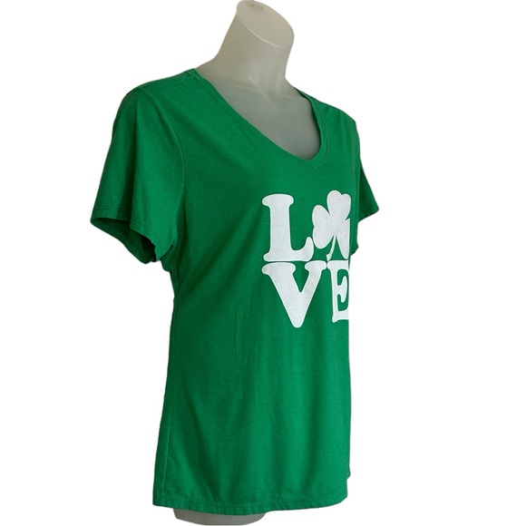 District Tri Tee Shamrock Love Women’s Tee green white short sleeve 3XL - Picture 3 of 8